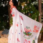 Harshika Poonacha Instagram - I fall in love with myself everytime I see these pics 😍 Awwww❤ I look so good in a saree 🙈 . . . . . Merry Christmas concept Designer @laxmikrishnaofficial MUH @makeoversbyamitha_lekha PC @arunkummar_portraits Bangalore, India