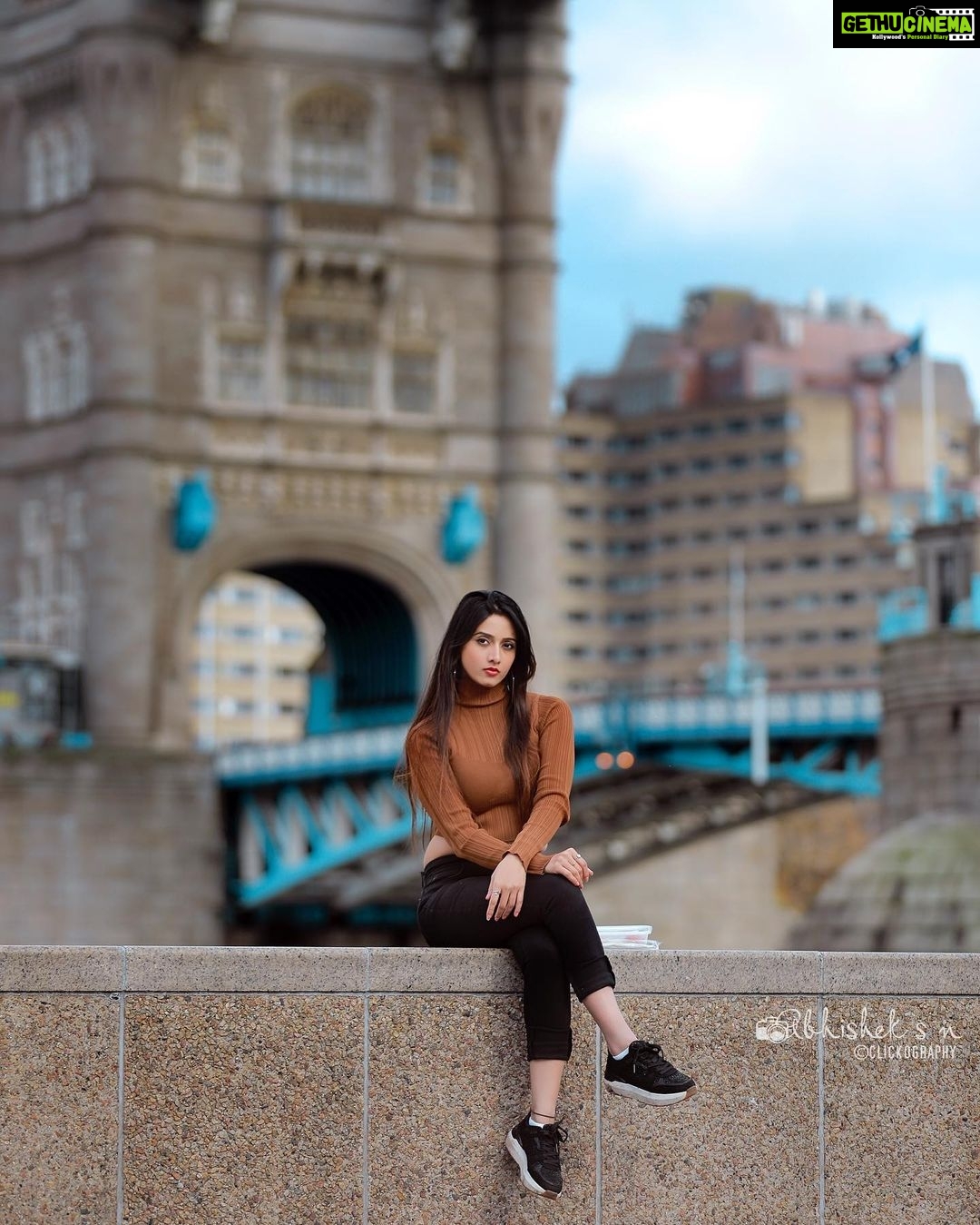 Harshika Poonacha Instagram - Iām a traveller ā¤ļø Sassy bougie classy š¤©š¤©š¤© #london . . . . . PS : Still Jet-lagged and sleeping,waking up at london hours š Hence will post more london pics till I get back to Indian hours ā¤ļø PC @snabhi š London, United Kingdom
