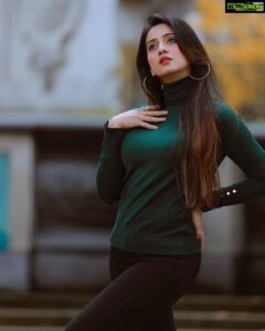 Harshika Poonacha Instagram - Doing what I’m best at ❤️ POSING 🥰
But wait ! Let’s make it fun!!!
I want you to caption my pics looking at my pose and the expression 👍

Disclaimer: Please try to be Witty and Nice ❤️❤️❤️

PC @snabhi