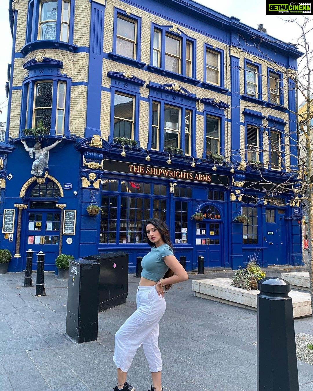 Harshika Poonacha Instagram - Practising my posing skills ❤️❤️❤️ London, United Kingdom