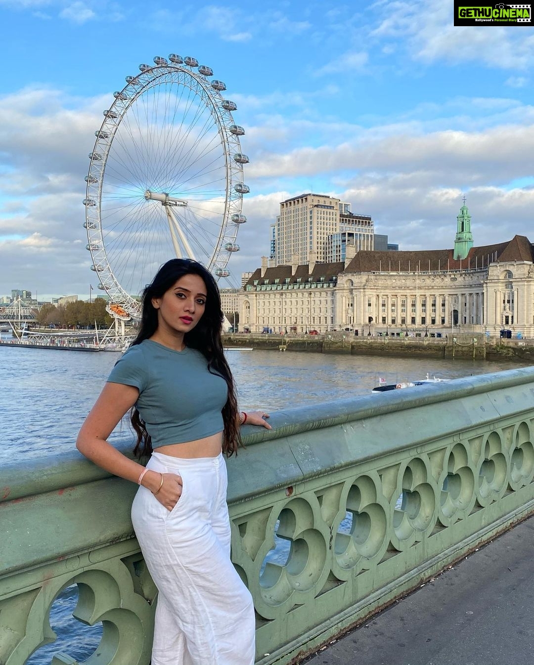 Harshika Poonacha Instagram - Practising my posing skills ❤️❤️❤️ London, United Kingdom