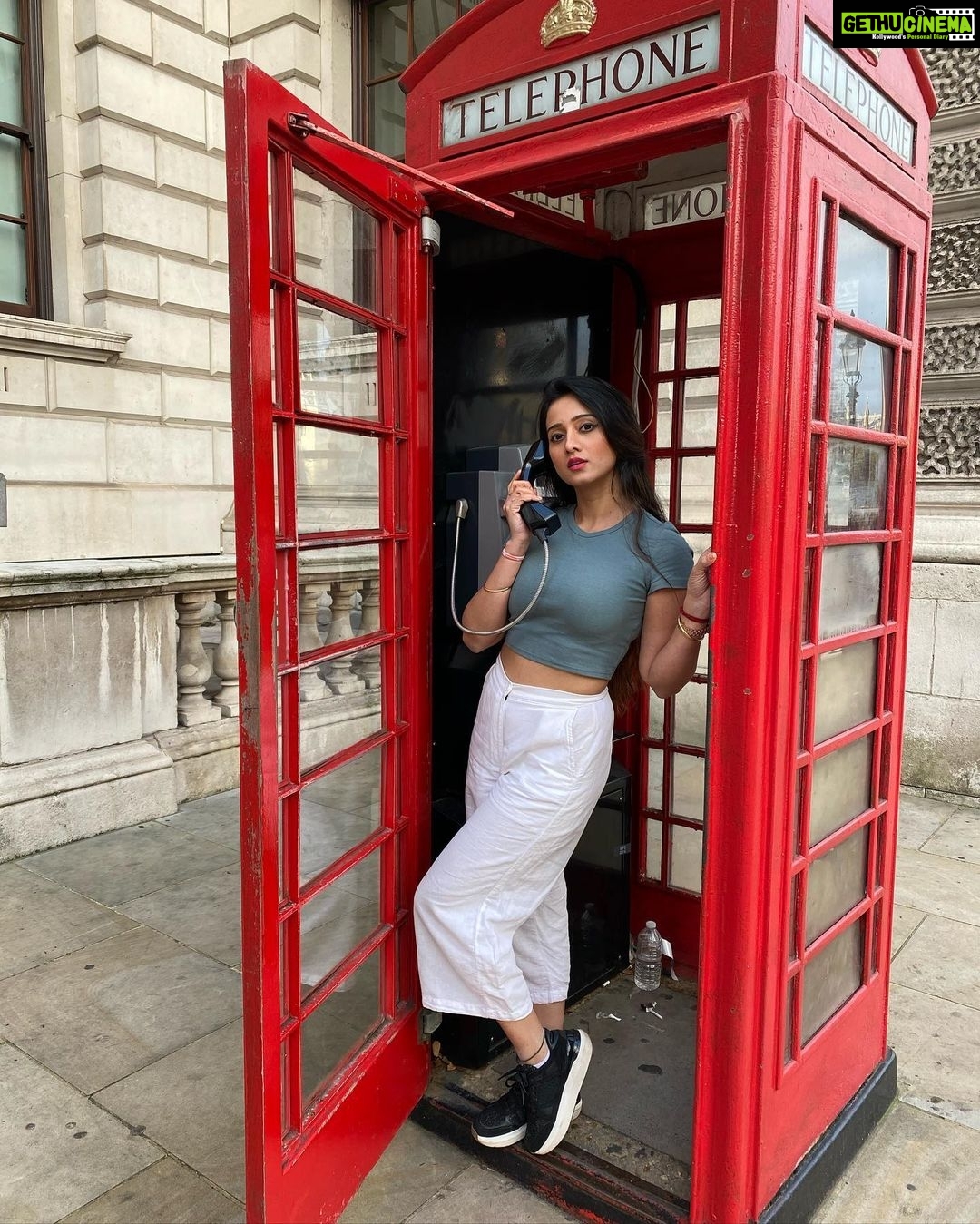 Harshika Poonacha Instagram - Hello from London ❤️❤️❤️ Did you forget to call somebody you love ? Call them right away! , You don’t know how many days months or years you are living for, just live them happily with your loved ones , if u can’t meet them, atleast make a call to check on them ❤️❤️❤️ Love is life ❤️ Love everyone , Live Happily 😇 PC @saanz_instgrammm London, United Kingdom