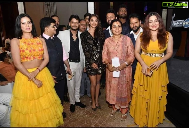 Harshika Poonacha Instagram - Be a Sunshine ♥️♥️♥️ It was a wonderful event with beautiful people ♥️♥️♥️ Thankyou somuch @kamar.d_ @kamarfilmfactory for bringing @filmfare south to Namma Bengaluru ♥️♥️♥️ It was an honour to have met the Chief Editor of Filmfare Mr @jiteshpillaai sir and the gorgeous actress @hegdepooja . And our Most gorgeous actresses @priyanka_upendra ma’am and @tharanooradha_official ma’am ♥️ Also our philanthropist politician MLA @mp_renukachrya sir and Mrs Renukacharya with another beautiful actress @meghashetty_officiall . My heart was filled with happiness to be around these lovely people . Thankyou @kamar.d_ once again for this lovely event ♥️ Conrad Bengaluru