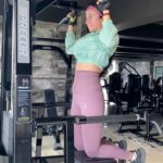 Harshika Poonacha Instagram - Feels good to be a WOMAN ♥️♥️♥️ #woman #workout #pullups . . . . LoC @goldsgym_rrnagar VC and trainer @shree_raghu_1125