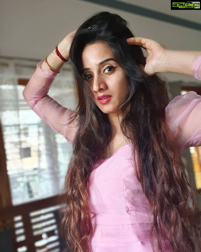Harshika Poonacha Instagram - Over the years I've been told that I look younger or the same ❤❤❤ #Truethat 😚 I totally agree with that as its a fact 🥰😇Trust me,Im growing younger 🙈 Wearing @hichkikh ❤ Virajpet, India