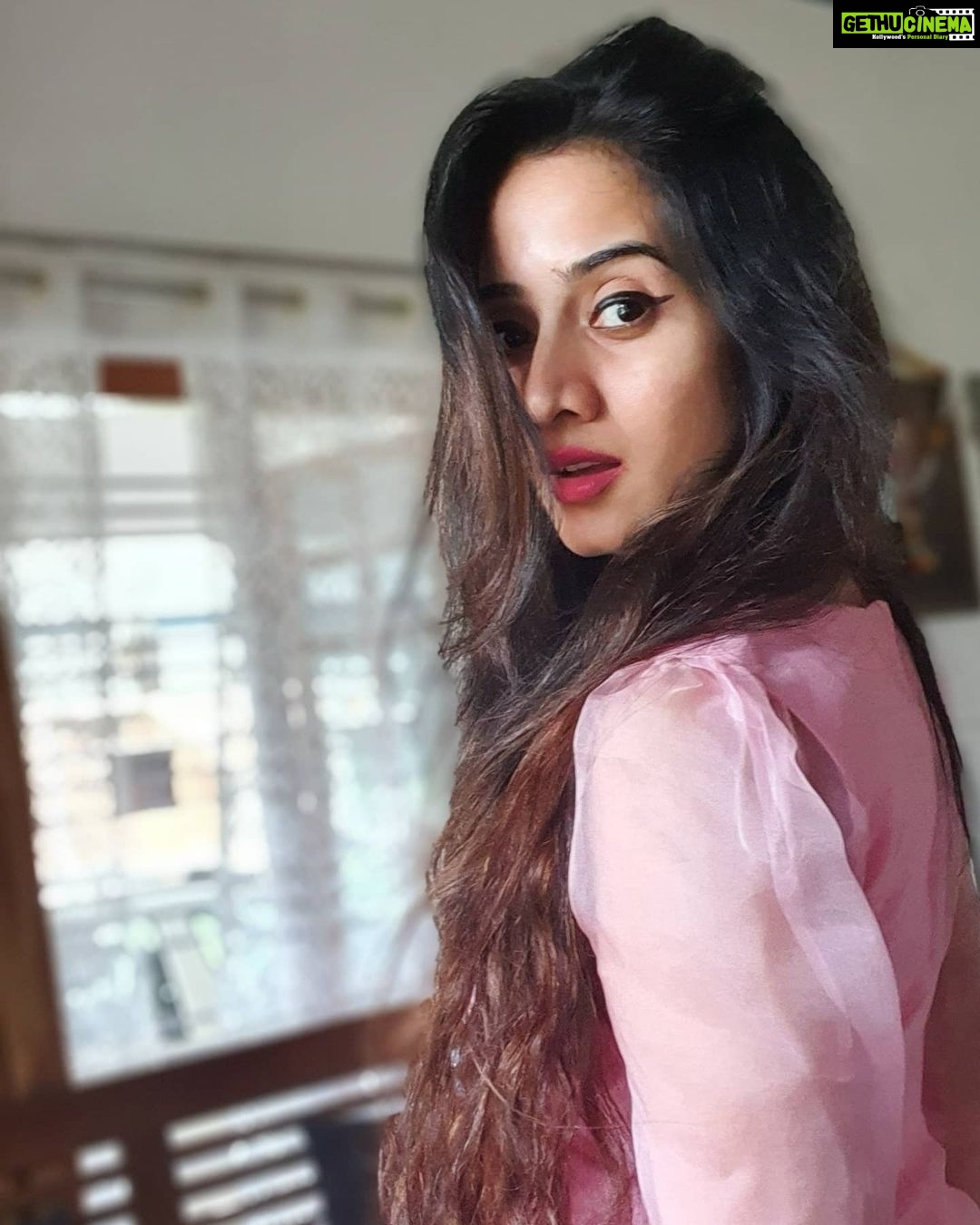 Harshika Poonacha Instagram - Over the years I've been told that I look younger or the same β€β€β€ #Truethat π I totally agree with that as its a fact π₯°πTrust me,Im growing younger π Wearing @hichkikh β€ Virajpet, India