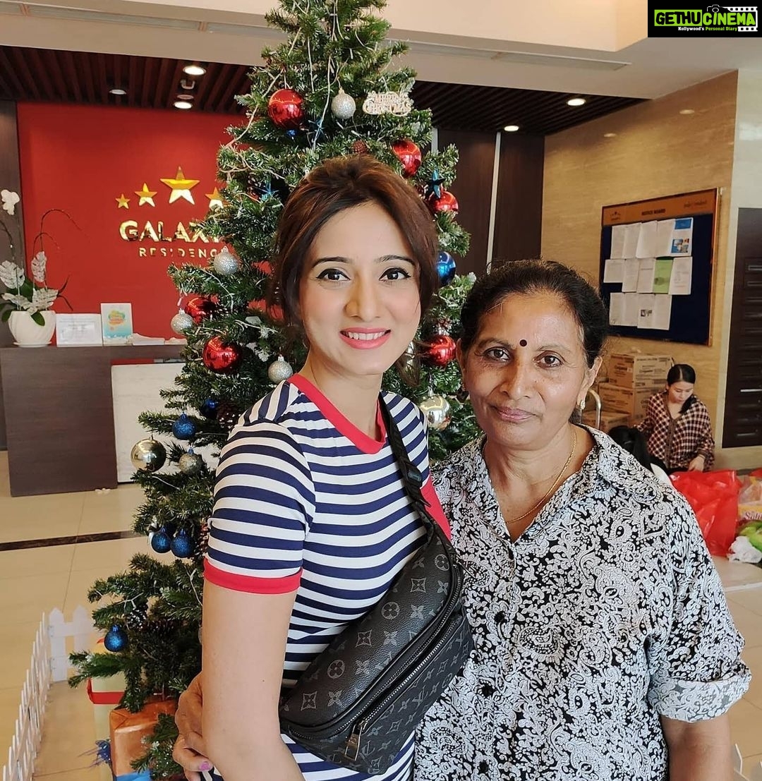 Harshika Poonacha Instagram - Happy Mothers Day Maa❤❤❤ According to me,you are the strongest woman in the world. I know when pappa left us, You were the one who lost your partner,your bestfriend and the person who you lived with all your life. But you never showed your pain in front of me. I know you cry in washroom, I know you always hid your tears in front of me, i could always feel it,You knew I was heartbroken when pappa was no more and for my sake you controlled your emotions and made sure you never cried in front of me. I'm a strong girl coz I have a strong mom like you. Now all I have is you and All you have is me. I promise to take care of you with all my heart and I shall never let anything or anyone hurt you 😘 Love you Maa❤ #happymothersday
