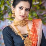 Harshika Poonacha Instagram – On highest demand 🥰😍🤩
Posting these pics from #SudarshanSilks inauguration. 
All thanks to my power team ❤❤❤
Miss you all and can’t wait for the lock down to be lifted up 🥰
Wearing @sudarshansilks915 Saree
Styling planned by @varshasharath 
Outfit designed by @nineonine_designstudio 
MUH @makeuphairbyincharasriram 
PC @rathin09 
Nails by @artography_studio_official
Jewellery partner @aurajewelsofficial Marattahalli