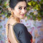 Harshika Poonacha Instagram – On highest demand 🥰😍🤩
Posting these pics from #SudarshanSilks inauguration. 
All thanks to my power team ❤❤❤
Miss you all and can’t wait for the lock down to be lifted up 🥰
Wearing @sudarshansilks915 Saree
Styling planned by @varshasharath 
Outfit designed by @nineonine_designstudio 
MUH @makeuphairbyincharasriram 
PC @rathin09 
Nails by @artography_studio_official
Jewellery partner @aurajewelsofficial Marattahalli
