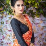 Harshika Poonacha Instagram – On highest demand 🥰😍🤩
Posting these pics from #SudarshanSilks inauguration. 
All thanks to my power team ❤❤❤
Miss you all and can’t wait for the lock down to be lifted up 🥰
Wearing @sudarshansilks915 Saree
Styling planned by @varshasharath 
Outfit designed by @nineonine_designstudio 
MUH @makeuphairbyincharasriram 
PC @rathin09 
Nails by @artography_studio_official
Jewellery partner @aurajewelsofficial Marattahalli