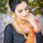 Harshika Poonacha Instagram – On highest demand 🥰😍🤩
Posting these pics from #SudarshanSilks inauguration. 
All thanks to my power team ❤❤❤
Miss you all and can’t wait for the lock down to be lifted up 🥰
Wearing @sudarshansilks915 Saree
Styling planned by @varshasharath 
Outfit designed by @nineonine_designstudio 
MUH @makeuphairbyincharasriram 
PC @rathin09 
Nails by @artography_studio_official
Jewellery partner @aurajewelsofficial Marattahalli