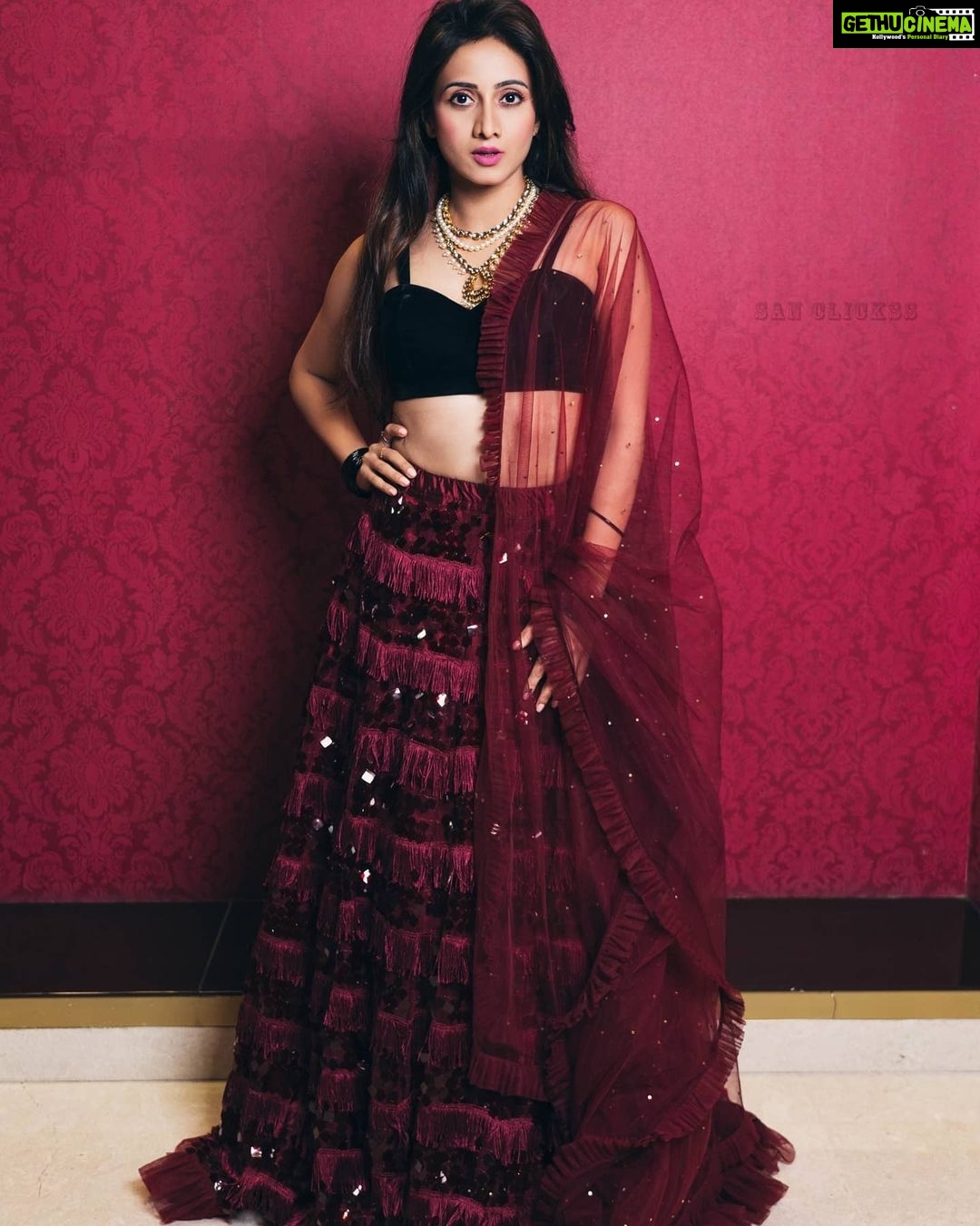 Harshika Poonacha Instagram - God gave girls dupattas to fly ♥️♥️♥️ Why need wings ??? . . . . Wearing this gorgeous lehenga by @nadira.couture PC @santu_the_photographer MUH @lubna_shik N4Couture