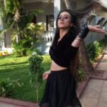 Harshika Poonacha Instagram – When everyone is so stressed abt the virus , This is a small piece of entertainment just to bring a smile on your faces ❤❤❤
Grew up watching and adoring @iamjuhichawla maam’s walk in this song from #premaloka 😘😘😘
May be I still follow her walk on all my showstopper ramp walks 🤩
We all love our Crazystar #Ravichandran sir and #Hamsalekha sirs combo 😇
P.S : Cheer up ,Smile and Dont worry,This will all end,keep yourself calm and happy 🤗🤗🤗
Wash your hands regularly, wear your masks and enjoy 😘
Also pls ignore the sun tan on my belly 🤣🤣🤣
This is what goa does to you 😂

Outfit designed by @arabylekhareddy Goa