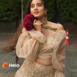 Harshika Poonacha Instagram - ಹೂವ ರೋಜಾ ಹೂವ ❤❤❤ ಮುಂದೆ ಹಾಡಿ 😘 I love roses 💞💞💞 Posting these lovely pics with the Roses on the last day of the love month and it's a leap year 🥳😍 We have an extra day to celebrate love 🥰 So today make sure you Express your love to everyone you love 💃💖💝 #letscelebrate #love #smiling #queen #leapyear Conrad Bengaluru