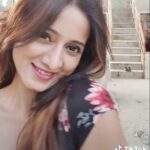 Harshika Poonacha Instagram - Sunday vibes ❤❤❤ Pls ignore the background, My housework had stopped midway as dad got sick and I lost him, I've got the work resumed slowly,Need all your support 🙏🙏🙏 I had never taken any responsibilities in my life as dad took care of them. Now I feel like I've a lot to do, learning from every new thing, it's tough and challenging, but I will make it happen 😊 #nevergiveup #youcandoit