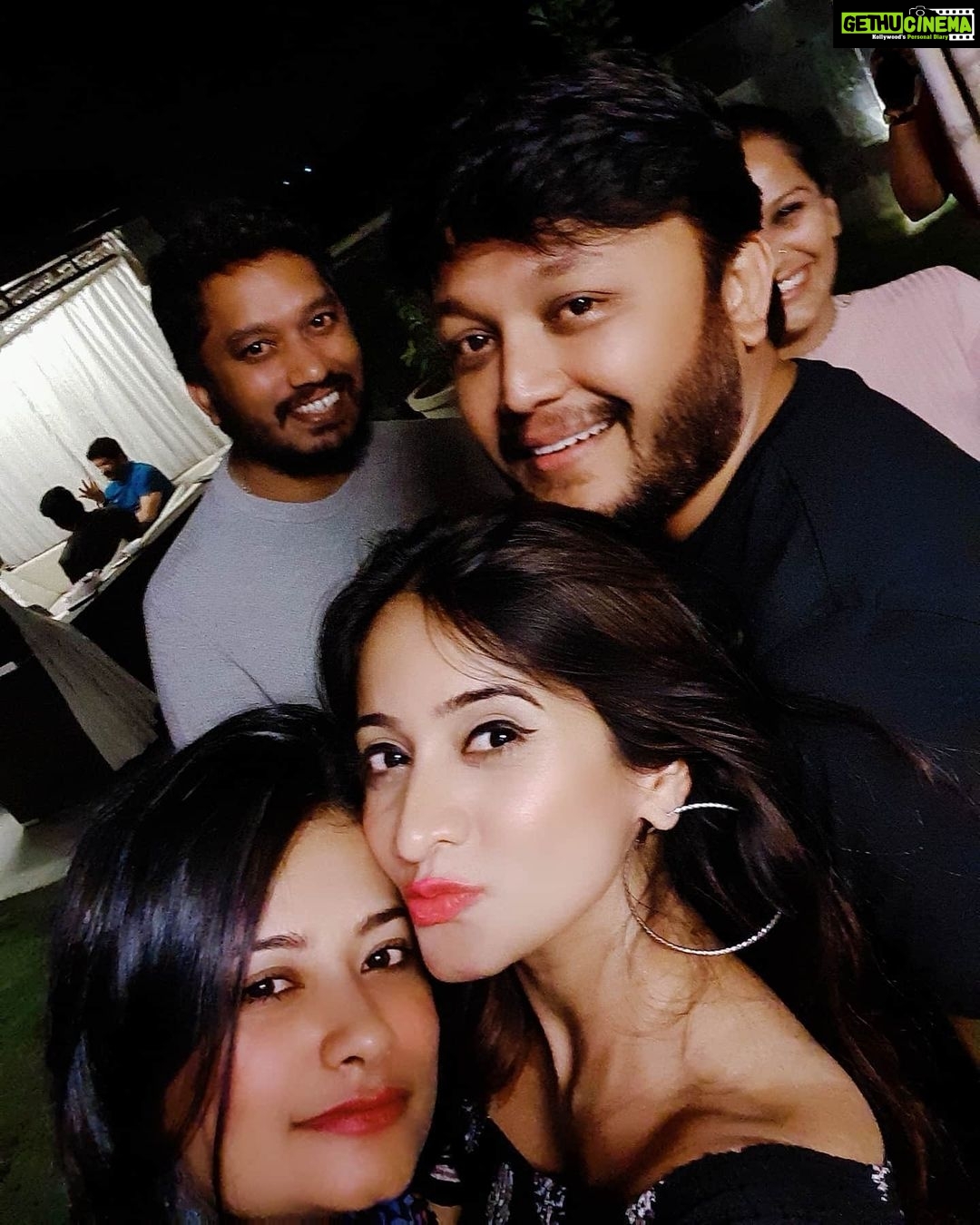 Harshika Poonacha Instagram - First Glorious Barbeque of 2020 at Ganapa ❤❤❤ Lots of love to the perfect hosts @goldenstar_ganesh sir @shilpaaganesh maam😘😘😘