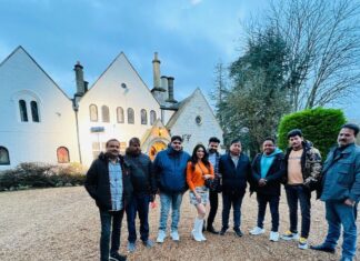 Harshika Poonacha Instagram - To New Beginnings in the Newyear 🥳 Started shooting for my next Bhojpuri movie in London called #SanamMereHumRaaz on the first day of the year produced by the biggest production of Bhojpuri Industry @yashifilms.official @abhaysinha181 sir , Directed by #Bunty ji ,DOP @Mahesh ji and starring the young sensation of Bhojpuri @ritesh_pandey_official ji and @harshikapoonachaofficial ♥️ With the biggest distributor producer @prashantnishant ji, #sanjaysinha ji #gudduji #krishna ji in frame 🤗 . . . . PS : It’s a blessing to start a new film on jan 1st, Hope to work the full year and Need all your love and blessings ♥️🙏 #happynewyear #2022 #love #all London, United Kingdom