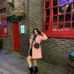 Harshika Poonacha Instagram - Who needs some FISH & CHIPS ♥️♥️♥️ #london #lights London, United Kingdom