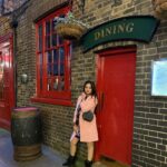 Harshika Poonacha Instagram - Who needs some FISH & CHIPS ♥️♥️♥️ #london #lights London, United Kingdom