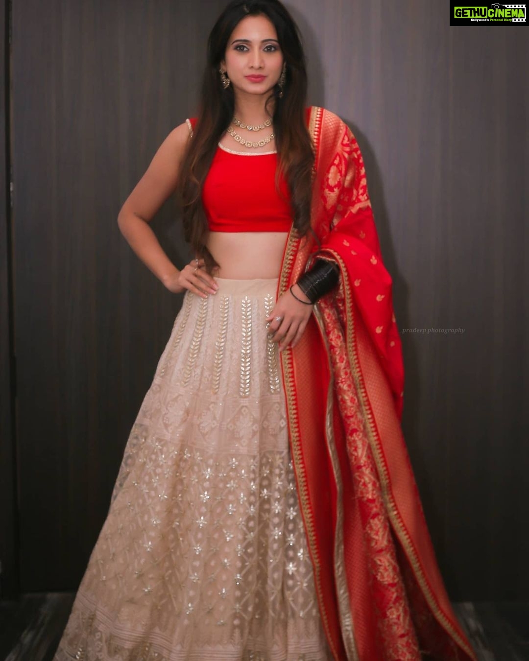 Harshika Poonacha Instagram - Life is all about chances ♥️♥️♥️ If you miss a chance once,grab it the next time 😘😘😘 But remember to live everyday 🤗🤗🤗 #thursdaythoughts Love to you all Wearing beautiful @nineonine_designstudio MUH @makeup_by_nitha_gowda PC @pradeepmachar Kodagu, India