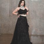Harshika Poonacha Instagram - Shades of black ♥️♥️♥️ Wearing beautiful @mousumidebnath9006 PC @yogeshshetty23 #JewelsofIndia expo