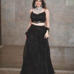 Harshika Poonacha Instagram - Shades of black ♥️♥️♥️ Wearing beautiful @mousumidebnath9006 PC @yogeshshetty23 #JewelsofIndia expo