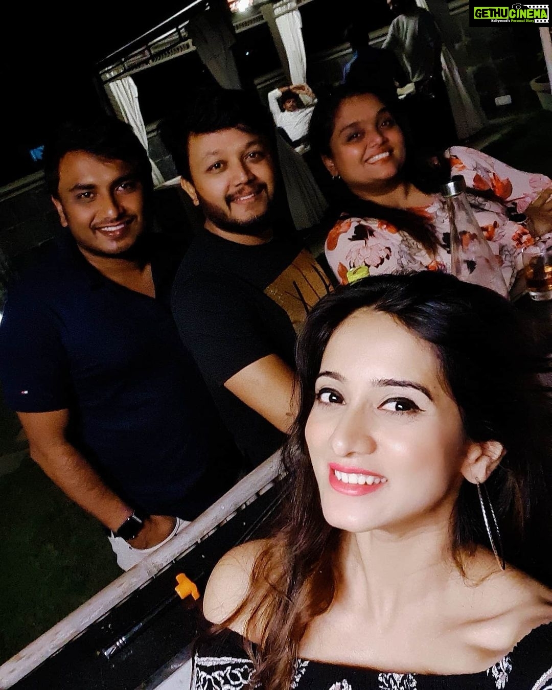 Harshika Poonacha Instagram - First Glorious Barbeque of 2020 at Ganapa ❤❤❤ Lots of love to the perfect hosts @goldenstar_ganesh sir @shilpaaganesh maam😘😘😘