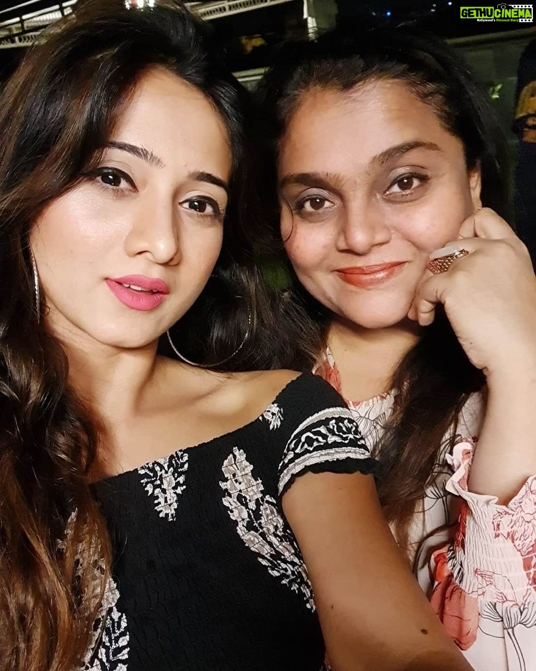 Harshika Poonacha Instagram - First Glorious Barbeque of 2020 at Ganapa ❤❤❤ Lots of love to the perfect hosts @goldenstar_ganesh sir @shilpaaganesh maam😘😘😘