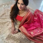 Harshika Poonacha Instagram - Elegance and simplicity go hand in hand ❤❤❤ Dolled up for the #chandanavanafilmcriticsawards ❤❤❤ @nineonine_designstudio @makeup_by_nitha_gowda