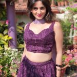 Harshika Poonacha Instagram - Sunkissed 💖💝💞 *ನಾನು.... ನಮ್ಮೂರು......* ನಾನು ನಮ್ಮೂರಲ್ಲಿ ವೀರರ ನಾಡು‌ ಕೊಡಗಿನಲ್ಲಿ ರಂಗು ರಂಗಿನ ಪೋಟೋ ಶೂಟಿನಲ್ಲಿ ತವರೂರಿನ ಸಂಭ್ರಮ ತುಂಬಿದೆ ಮೊಗದಲ್ಲಿ ನಮ್ಮೂರು ಚೆಂದ ಇಲ್ಲಿನ ಪರಿಸರವೇ ಅಂದ ಇಲ್ಲಿ ಇರುವುದೇ ಆನಂದ ಪ್ರತಿ ಜನ್ಮ‌ ಇಲ್ಲೇ ಬಯಸುವೇ ಆ ದೇವರಿಂದ ಹಸಿರು ತುಂಬಿದ ಸ್ವರ್ಗವಿದು ಕರ್ನಾಟಕದ ಕಾಶ್ಮೀರವಿದು ಯೋಧರ ಕೊಡುಗೆ ನೀಡಿದ ನಾಡಿದು ಕರುನಾಡಿನ ಹೆಮ್ಮೆಯಿದು ನಮ್ಮ ಹೆಮ್ಮೆ ನಮ್ಮ ಕೊಡಗು ಕಾವೇರಿಯ ಸೊಬಗು ಗಿರಿ ಪರ್ವತಗಳ ಸಾಲು ಟೀ.... ಕಾಫಿಯ ಘಮಲು *Happy to Be in ಕೂರ್ಗ್* . Wearing 💃 @mousumidebnath9006 COORG - The Scotland Of India