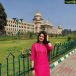 Harshika Poonacha Instagram – The Most beautiful #VIDHANASOUDHA 💖💝💞
Thankyou @vijaykarnataka for making me your chief guest for the Road safety walkathon 🙏
Always an honor to be a part of social awareness programmes 🙏
*ಯುವಕರೇ….. ನನ್ನ ಯುವತಿಯರೇ….* ನನ್ನ ನಡಿಗೆ
ವಿಧಾನಸೌಧದ ಕಡೆಗೆ
ಇದು ನಮ್ಮ ಗೌರವದ ಸಂಕೇತ
ಇದರಲ್ಲಿದೆ ನಮ್ಮ ಜನರ ಹಿತ

ನಮ್ಮ ಶಕ್ತಿಸೌಧವಿದು
ಕರುನಾಡ ಹೆಮ್ಮೆಯಿದು
ಆಡಳಿತದ ಪುಣ್ಯಕ್ಷೇತ್ರವಿದು
ಎಲ್ಲರ ಪಾಲಿನ ದೇವಾಲಯವಿದು

ಈ ಜಾಗವೇ ಪವಿತ್ರ
ಇಲ್ಲಿ ಇರುವವರು ಆಗಬೇಕಿದೆ ಜನಮಿತ್ರ
ಇಲ್ಲಿನವರ ಬಗ್ಗೆ ಜನರಿಗಿದೆ ಬೆಟ್ಟದಷ್ಟು ಅಕಾಂಕ್ಷೆ
ಇಲ್ಲಿರುವವರು ಉಳಿಸಿಕೊಳ್ಳಬೇಕಿದೆ ಆ ನಿರೀಕ್ಷೆ

ಎಲ್ಲರೂ ಒಟ್ಟಿಗೆ ದುಡಿಯೋಣ
ರಾಗದ್ವೇಷವ ಬಿಟ್ಟಾಕೋಣ
ಒಟ್ಟಿಗೆ ಸಾಗೋಣ
ನಾಡನ್ನು ಸಮೃದ್ದವಾಗಿಸೋಣ

ನಿಮ್ಮಯ ಪ್ರೀತಿಯ *ಹರ್ಷಿಕಾ……..* Vidhana Soudha
