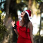 Harshika Poonacha Instagram – May this Christmas and New year bring lot of joy and happiness in your lives ❤❤❤
#merrychristmas🎄 .
.
.
.
📸 @dlitephotos Rockline Studio