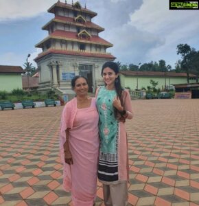Harshika Poonacha Instagram - Happiness is to see my mom smile ❤❤❤
We finished our last ritual for dad at Bhagamandala Talakaveri and the transformation of my mom from wearing white saree for almost 51days to colorful saree today was the biggest relief to me . I would get depressed seeing her white everyday and night.
But with due respect to the rituals and love for my dad, we have completed them giving our 100%,Thanks to my family for being there for us,Pappa I know will be happy to see us all together for you.
Missed you a lot today.
I know you are in a happy place and God is keeping you happy ❤❤❤
With lots of love, 
Your loving daughter and wife.
Love you pappa😘