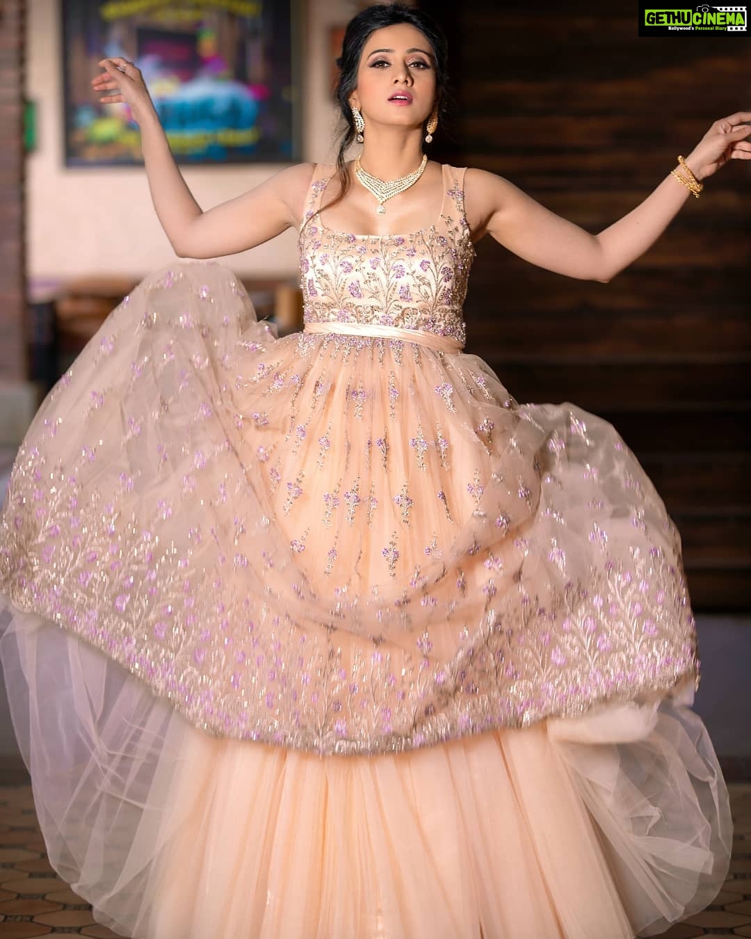 Harshika Poonacha Instagram - Shine onnnnnn 💖💝💞 . . . . PC @nitheshnaidu Styling @chandangowda_official Jewellery @beaded_treasures_jewelry Outfit @@sowmya.p.gowda Three Dots and a Dash - JP Nagar