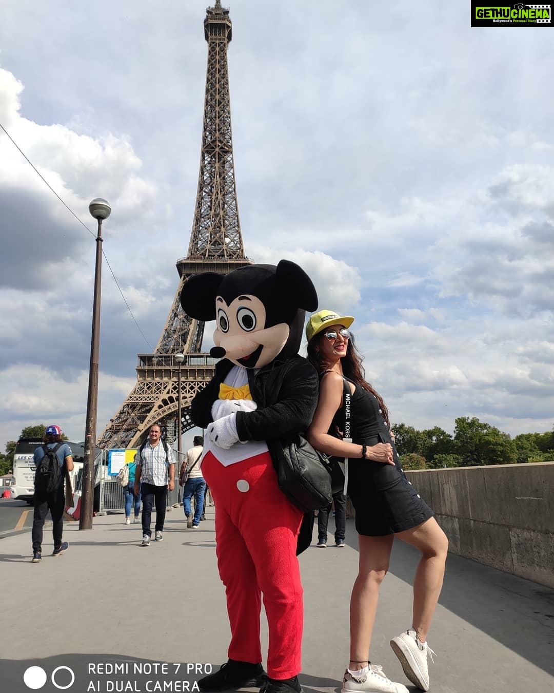 Harshika Poonacha Instagram - This @mickeymouse somehow convinced me for a date ❤❤❤