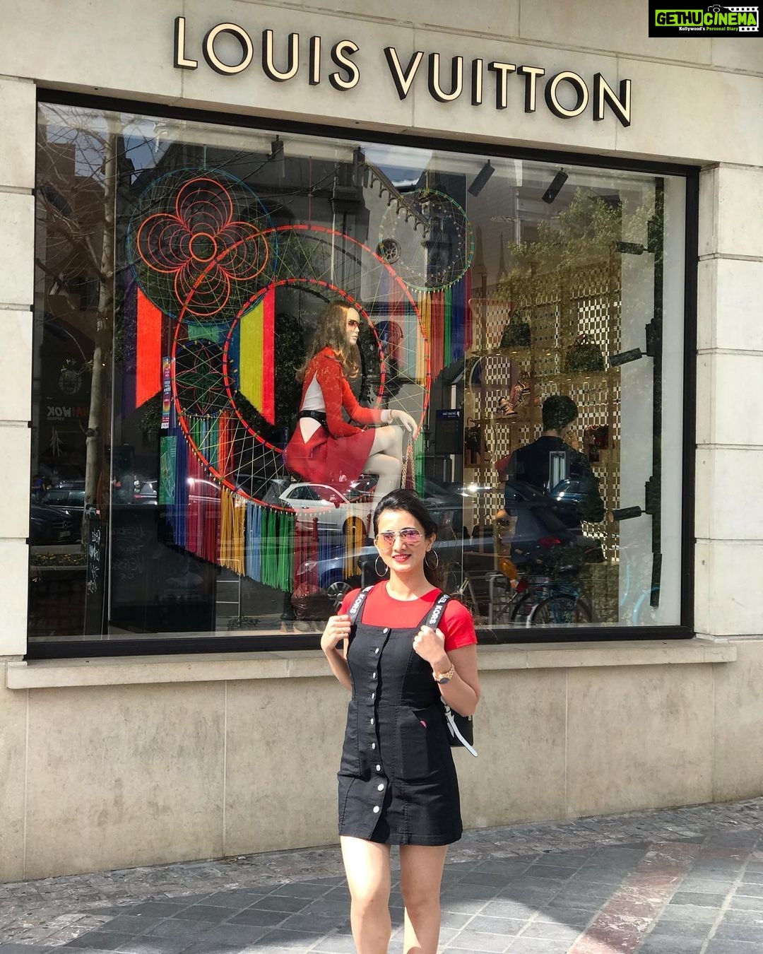 Harshika Poonacha Instagram - Some mood for shopping ❤️❤️❤️ @louisvuitton Brussels, Belgium