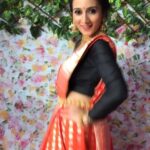 Harshika Poonacha Instagram - Coz it’s trending ❤️❤️❤️ And I love to trend 😘