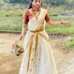 Harshika Poonacha Instagram – Feeling pretty ♥️♥️♥️
Shooting in Coorg wearing a beautiful #kerala #saree designed by @shreedesignersboutique 
Matching lovely jewellery by @waymore_priyanka 
Makeup and Hair by my darling @soverpukhrambam 
PC @malleshdeadly COORG – The Scotland Of India