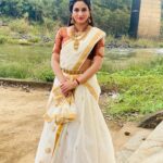 Harshika Poonacha Instagram – Feeling pretty ♥️♥️♥️
Shooting in Coorg wearing a beautiful #kerala #saree designed by @shreedesignersboutique 
Matching lovely jewellery by @waymore_priyanka 
Makeup and Hair by my darling @soverpukhrambam 
PC @malleshdeadly COORG – The Scotland Of India