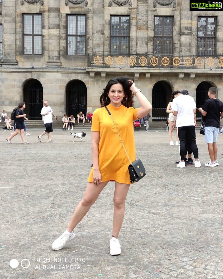 Harshika Poonacha Instagram - I must say ive found best photographers in this Europe trip🥰🥰🥰 Thanks to all and lots of love ❤ Netherlands,amsterdam