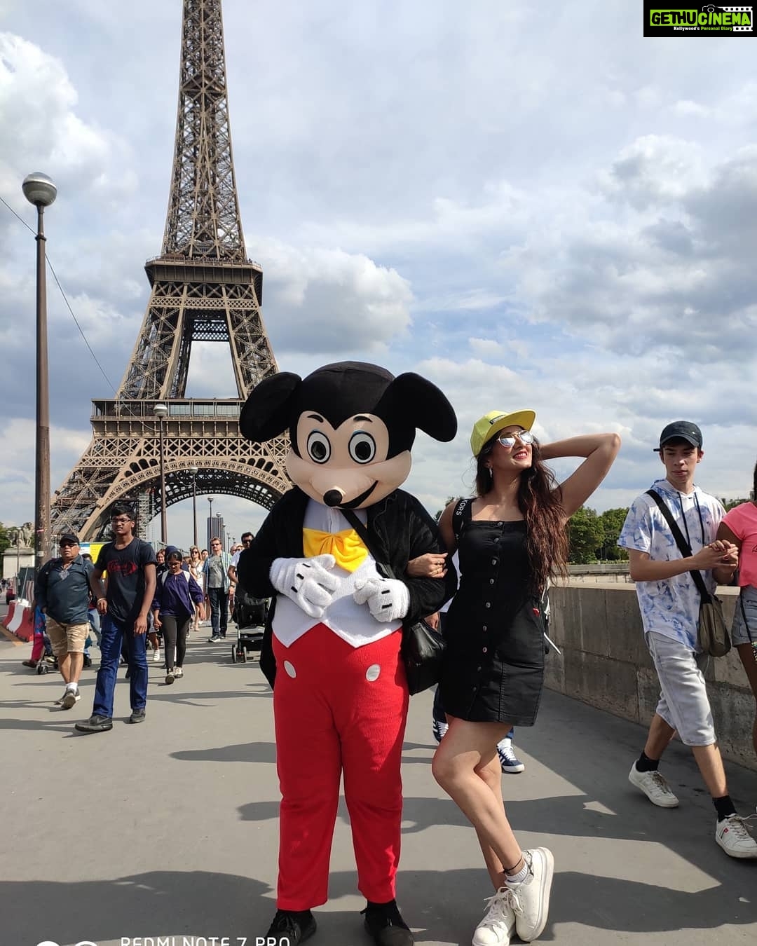 Harshika Poonacha Instagram - This @mickeymouse somehow convinced me for a date ❤❤❤