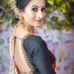 Harshika Poonacha Instagram - When in doubt wear a SAREE ❤️❤️❤️ It was a beautiful experience at the @sudarshan_silks_915 launch at Marathalli ❤️ I loved the place 😘 Congratulations to the whole Sudarshan Silks family 👏 Introducing my power team ❤️ Wearing @sudarshan_silks_915 Saree Styling planned by @varshasharath Outfit designed by @nineonine_designstudio MUH @makeuphairbyincharasriram PC @rathin09 Nails by @artography_nails Jewellery partner @aurajewelsofficial