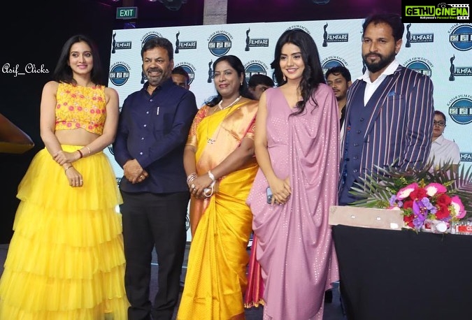 Harshika Poonacha Instagram - Be a Sunshine ♥️♥️♥️ It was a wonderful event with beautiful people ♥️♥️♥️ Thankyou somuch @kamar.d_ @kamarfilmfactory for bringing @filmfare south to Namma Bengaluru ♥️♥️♥️ It was an honour to have met the Chief Editor of Filmfare Mr @jiteshpillaai sir and the gorgeous actress @hegdepooja . And our Most gorgeous actresses @priyanka_upendra ma’am and @tharanooradha_official ma’am ♥️ Also our philanthropist politician MLA @mp_renukachrya sir and Mrs Renukacharya with another beautiful actress @meghashetty_officiall . My heart was filled with happiness to be around these lovely people . Thankyou @kamar.d_ once again for this lovely event ♥️ Conrad Bengaluru