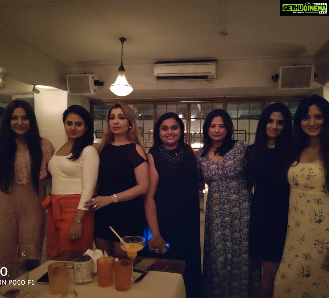 Harshika Poonacha Instagram - Super fun at @sangeethagururaj dhi's birthday party ❤️❤️❤️ Don't forget to swipe right on my album , The pictures just get better 😂😂😂 It was so wonderful meeting my most beautiful people ❤️ @shilpaaganesh @priyanka_upendra @amulya_moulya @indu_342 @pavithrahalkatti Olive Beach