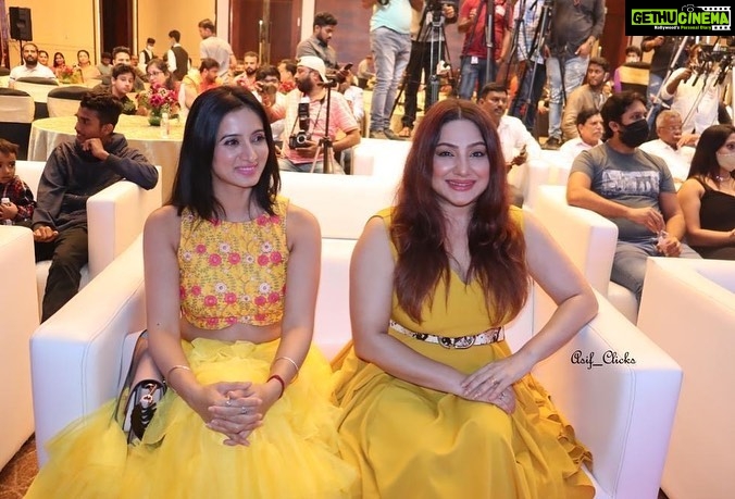 Harshika Poonacha Instagram - Be a Sunshine ♥️♥️♥️ It was a wonderful event with beautiful people ♥️♥️♥️ Thankyou somuch @kamar.d_ @kamarfilmfactory for bringing @filmfare south to Namma Bengaluru ♥️♥️♥️ It was an honour to have met the Chief Editor of Filmfare Mr @jiteshpillaai sir and the gorgeous actress @hegdepooja . And our Most gorgeous actresses @priyanka_upendra ma’am and @tharanooradha_official ma’am ♥️ Also our philanthropist politician MLA @mp_renukachrya sir and Mrs Renukacharya with another beautiful actress @meghashetty_officiall . My heart was filled with happiness to be around these lovely people . Thankyou @kamar.d_ once again for this lovely event ♥️ Conrad Bengaluru