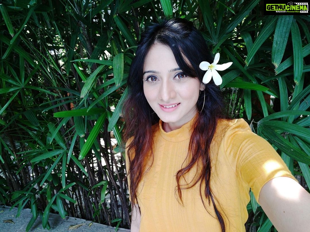 Harshika Poonacha Instagram - I have been closely associated with #Xiaomi and use a lot of their products. I was excited when @xiaomiindia sent me the #RedmiY3 with #32MPSuperSelfie. Once I got my hands on it, I was on a selfie spree and it was tough to choose the best. Will be uploading more soon. Stay tuned. Follow @redmiindia and @xiaomiindia for more ❤️❤️❤️ Big Thankyou @manukumarjain Karnataka