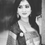 Harshika Poonacha Instagram - Stay REGAL Stay REAL👸🏻 This series have made me and you happy, Putting up all together 🥰 Thankful to my power team ❤️ Beautiful Saree by @jayanthiballal MUH @roominachanu Jewellery @nikhaarjewelsindia Clicked by the Amazing @rathin09 Radisson Blu Plaza Hotel Mysore