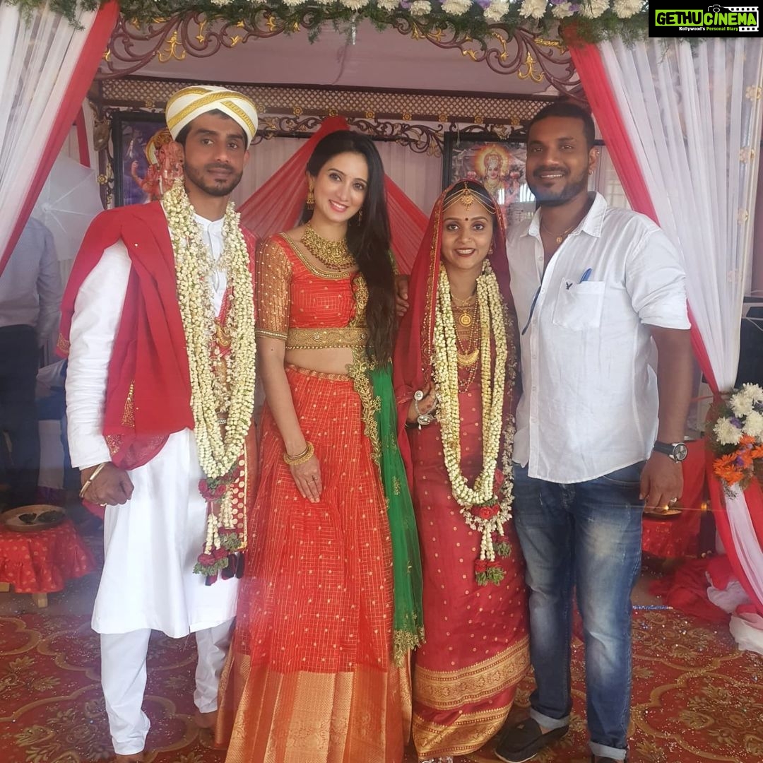 Harshika Poonacha Instagram - Its a #Wedding season❤ My little cousin sister @meghna_muthamma got married a week ago ❤❤❤ It was a beautiful wedding and I really missed Pappa at this wedding . He would've loved to be a part of it. Weddings are a place to meet your entire family and continued family who you don't meet often coz of busy schedules. This was one of them, I met all my beautiful granddads,grandmoms,aunts, uncles ,cousins and other relatives ❤ So my piece of advice is "Do make yourself free for special events, it will bring joy to the heart and smile on your loved ones faces" . #kodava #wedding . . . . . . Wearing beautiful @shreedesignersboutique Jewellery @velvetboxby Bittangala, Coorg