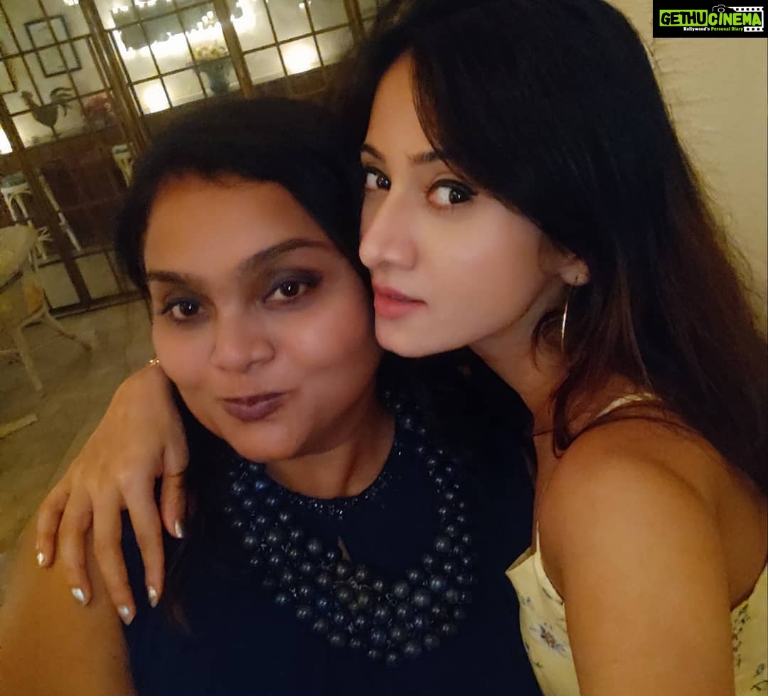 Harshika Poonacha Instagram - Super fun at @sangeethagururaj dhi's birthday party ❤️❤️❤️ Don't forget to swipe right on my album , The pictures just get better 😂😂😂 It was so wonderful meeting my most beautiful people ❤️ @shilpaaganesh @priyanka_upendra @amulya_moulya @indu_342 @pavithrahalkatti Olive Beach