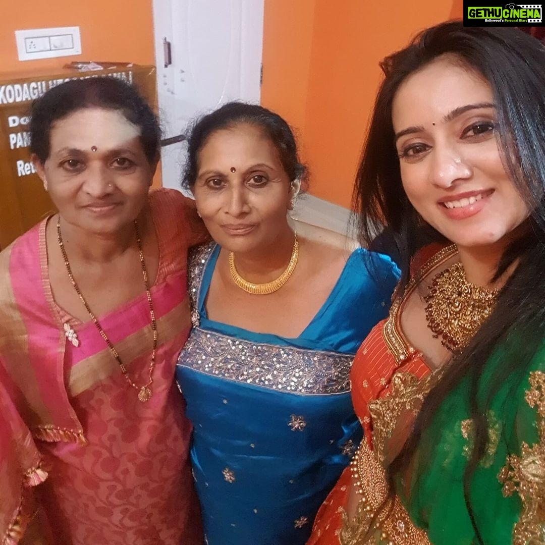 Harshika Poonacha Instagram - Its a #Wedding season❤ My little cousin sister @meghna_muthamma got married a week ago ❤❤❤ It was a beautiful wedding and I really missed Pappa at this wedding . He would've loved to be a part of it. Weddings are a place to meet your entire family and continued family who you don't meet often coz of busy schedules. This was one of them, I met all my beautiful granddads,grandmoms,aunts, uncles ,cousins and other relatives ❤ So my piece of advice is "Do make yourself free for special events, it will bring joy to the heart and smile on your loved ones faces" . #kodava #wedding . . . . . . Wearing beautiful @shreedesignersboutique Jewellery @velvetboxby Bittangala, Coorg